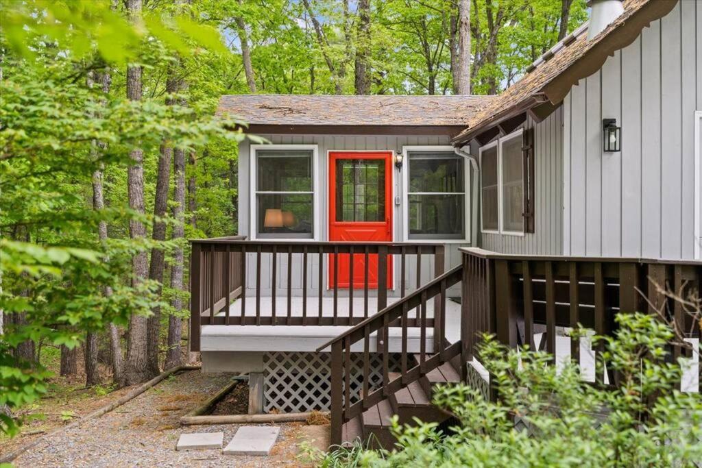 The Gingerbread House: 4 Bedroom Chalet, W/ Sunroom/Deck, Sleeps 12, Modern Amenities McGaheysville Bagian luar foto
