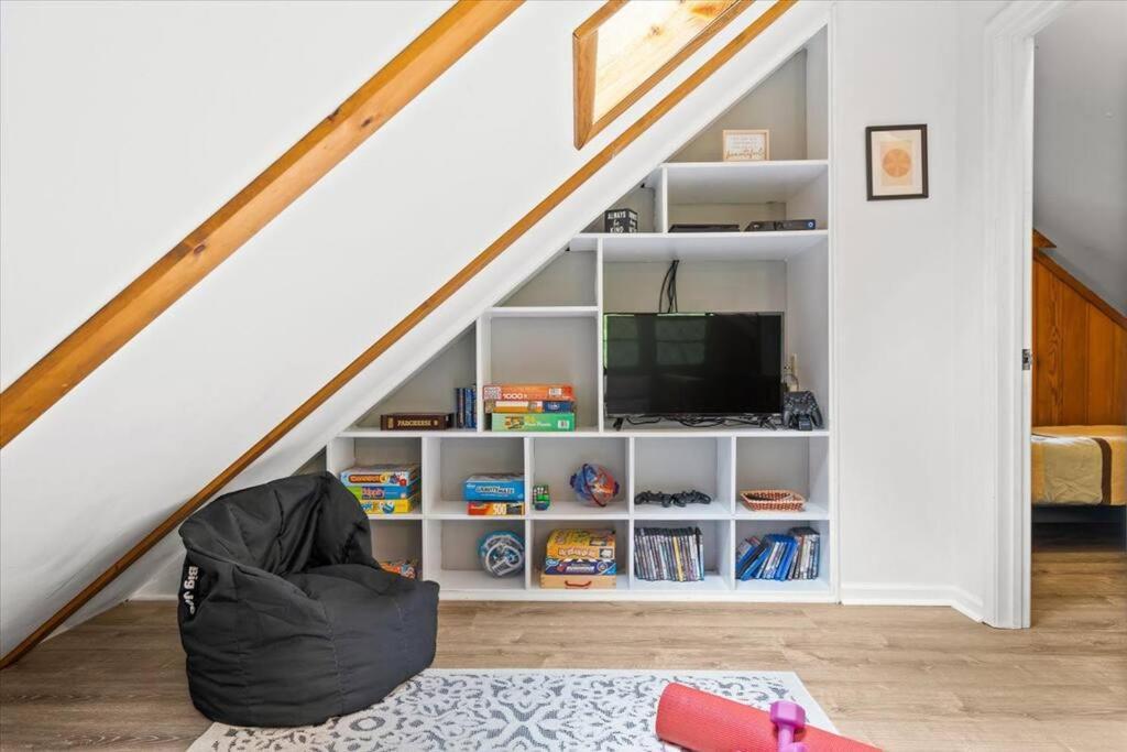 The Gingerbread House: 4 Bedroom Chalet, W/ Sunroom/Deck, Sleeps 12, Modern Amenities McGaheysville Bagian luar foto