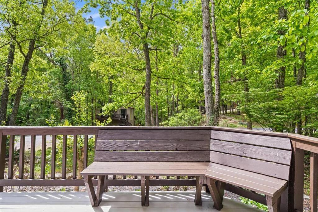 The Gingerbread House: 4 Bedroom Chalet, W/ Sunroom/Deck, Sleeps 12, Modern Amenities McGaheysville Bagian luar foto